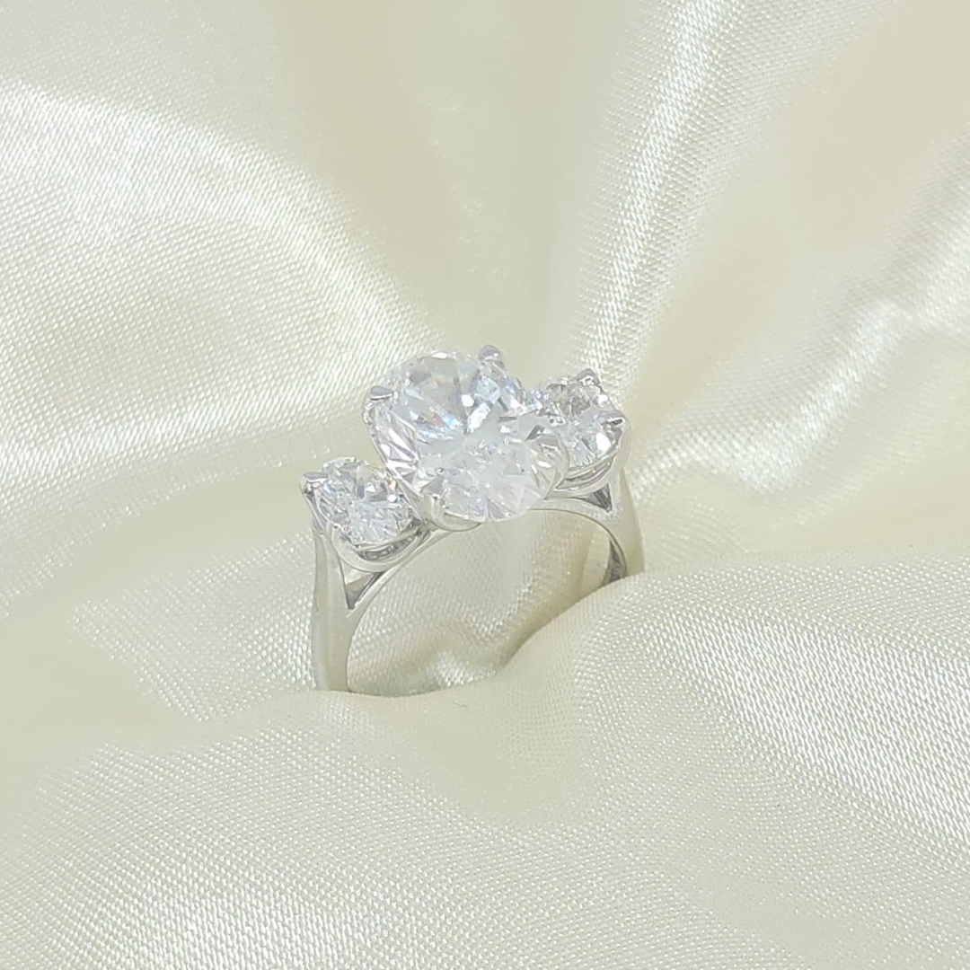 Blooming Oval Grace 3 Ctw Ring